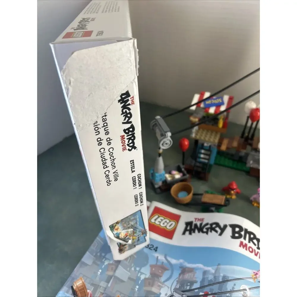 LEGO Angry Birds Movie 75824 Pig City Teardown Complete Retired 386 Pieces